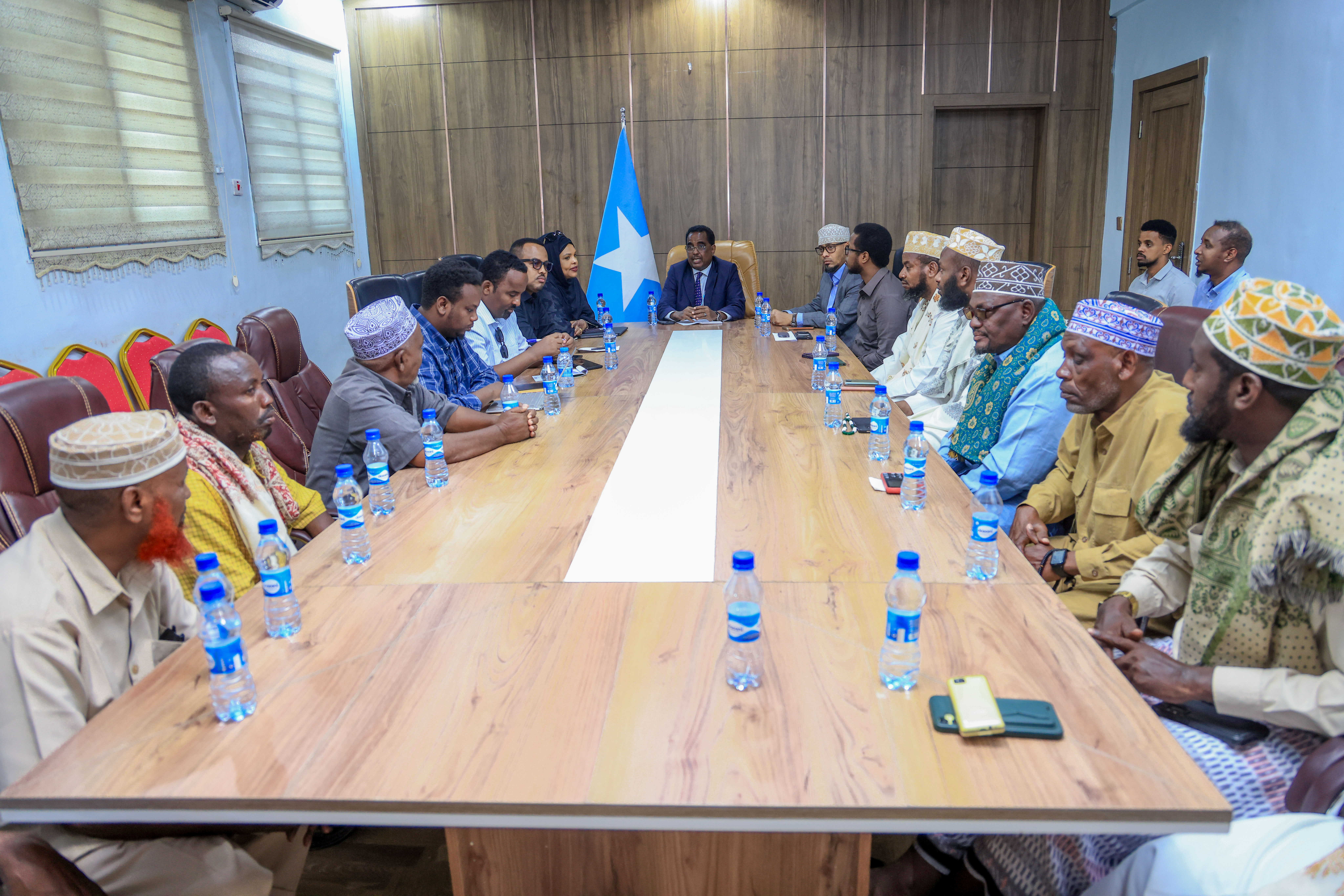 Meeting for Peace: H.E. Ali Hosh Engages with Gaaljecel and 5ta Caleemood Clan Leaders