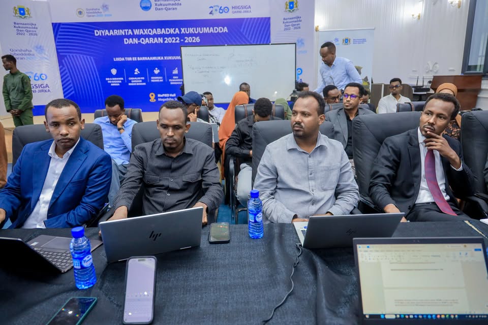 Daawo: Wasiirka Wasaaradda Arrimaha Gudaha, Federaalka iyo Dib-u-heshiisiinta mudane Hon Ali Yusuf Ali -…