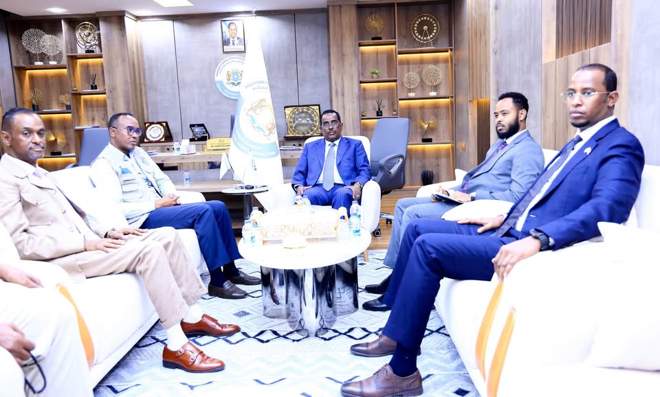 Wasiirka Arrimaha Gudaha, Federaalka iyo Dib-u-heshiisiinta XFS mudane Cali Yuusuf Cali(Xoosh) ayaa maanta…