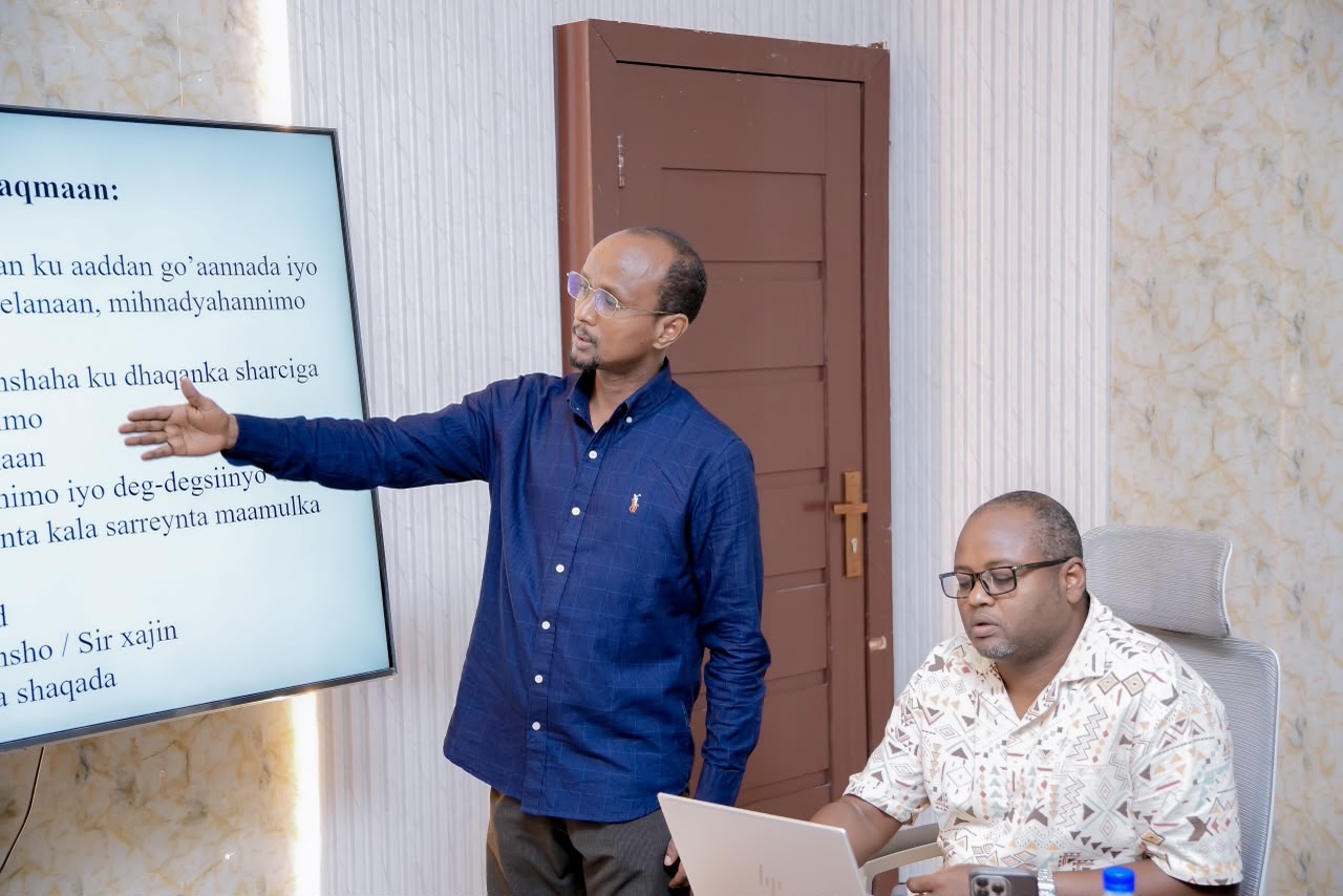 Agaasimaha Guud oo Tababar u Daahfuray Waaxda Federaalka