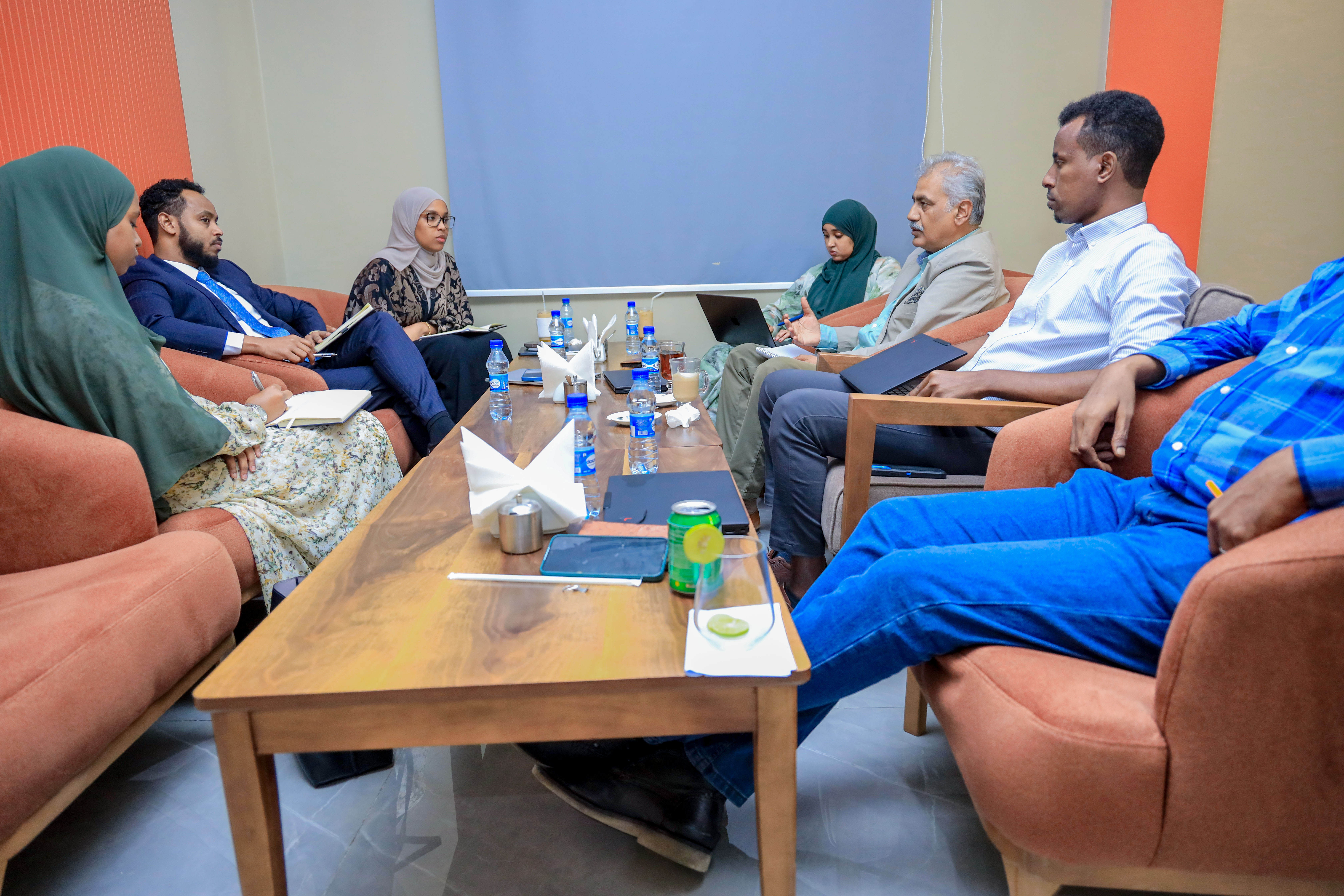 Agaasimaha Guud Oo qaabilay hoggaanka mashruuca SRSP