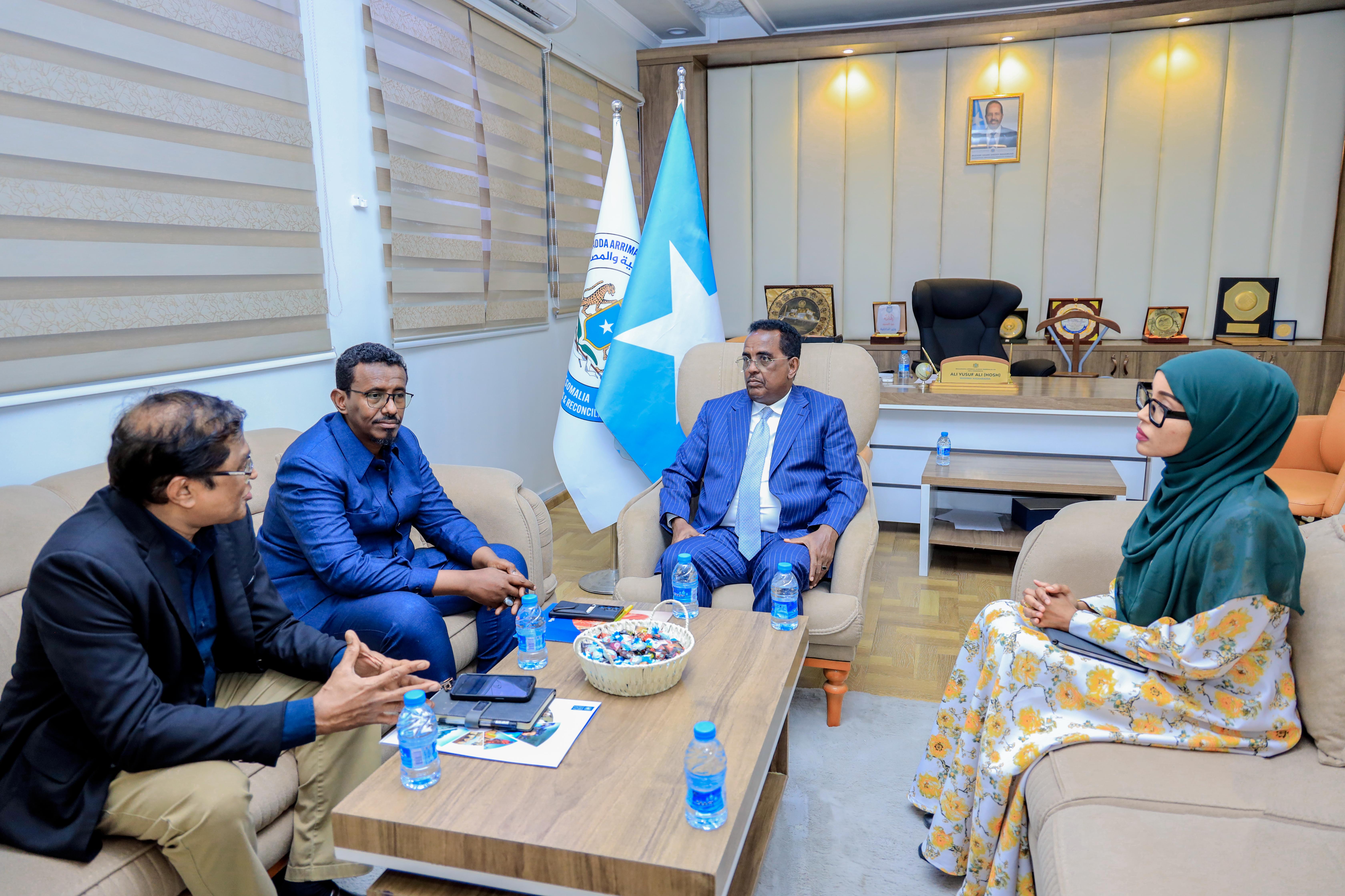 Wasiir Cali Xoosh Oo La Kulmay Wafdi Ka Socday UNDP